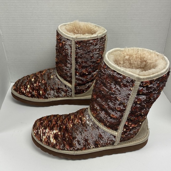 UGG Australia Classic Short (Champagne/Brown) Sparkle Boots - Picture 2 of 4